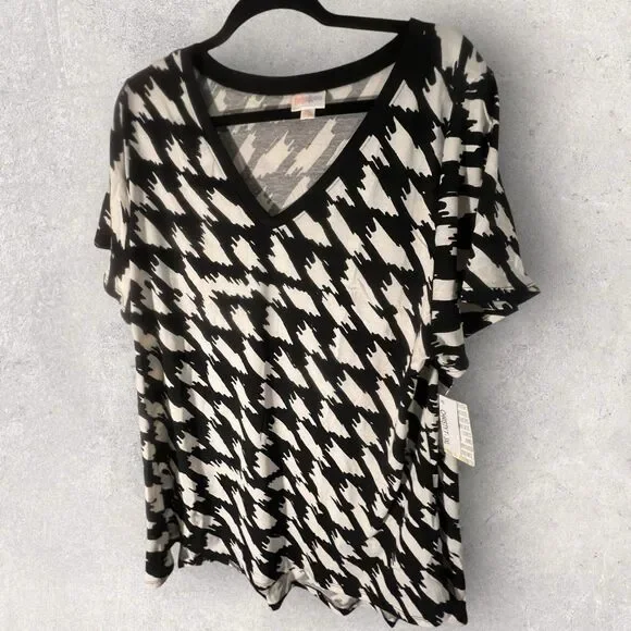LuLaRoe Christy T - NWT- 3XL-Black/White Print - Picture 1 of 5